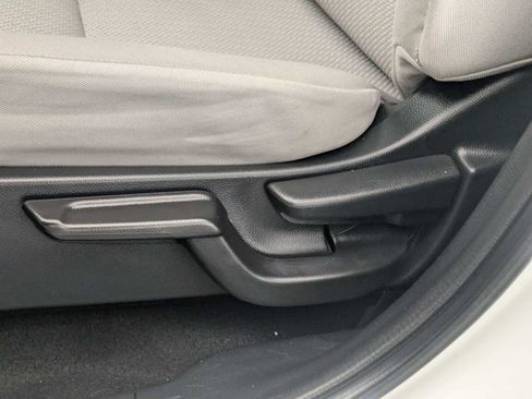 Used 2018 Honda HR-V EX image 18