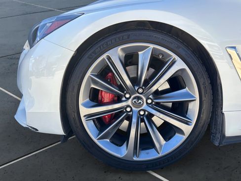 Used 2018 INFINITI Q60 Red Sport 400 w/ Sensory Package 3.0T Sport image 14