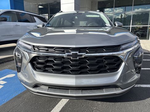 New 2026 Chevrolet Trax LT w/ Driver Confidence Package image 8