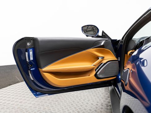 Used 2025 Ferrari Roma Spider image 12