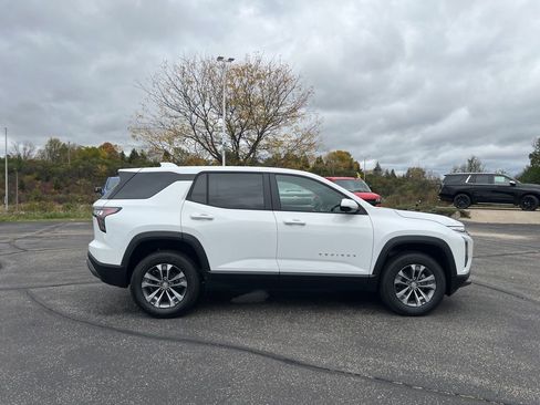 New 2026 Chevrolet Equinox LT w/ Convenience Package II image 3