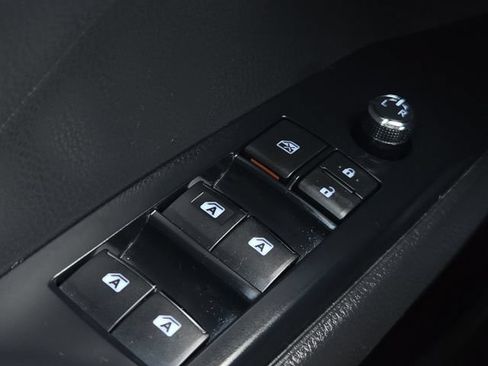 Used 2020 Toyota Camry XLE w/ Sunroof Package FWD image 27
