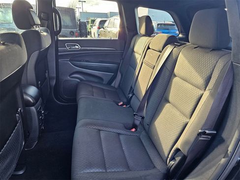 Certified 2020 Jeep Grand Cherokee Laredo w/ Security & Convenience Group image 15