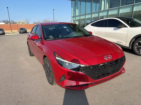 Certified 2022 Hyundai Elantra SEL image 5