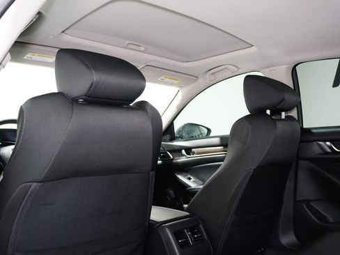 Used 2018 Honda Accord EX image 16