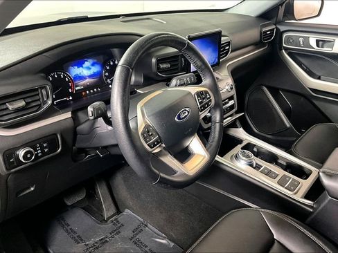 Used 2023 Ford Explorer XLT w/ Equipment Group 202A image 13