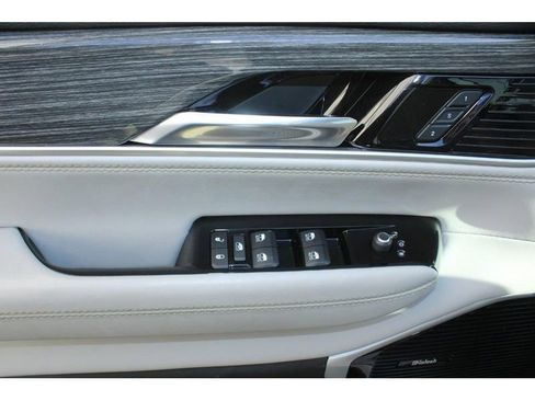 Used 2022 Jeep Wagoneer Series III w/ Premium Group I image 20