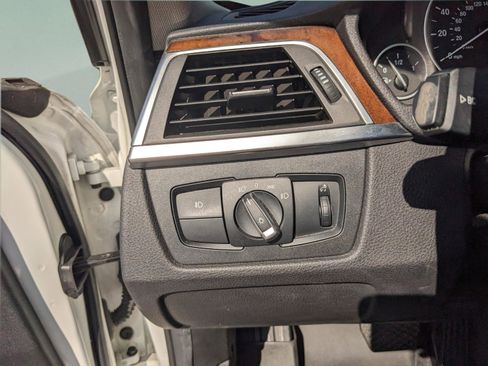 Used 2017 BMW 320i Sedan image 12