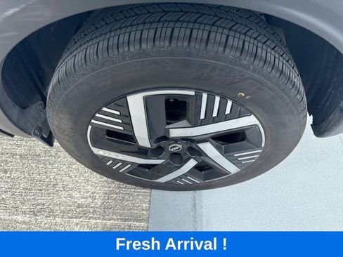 Used 2025 Nissan Kicks SV FWD image 17