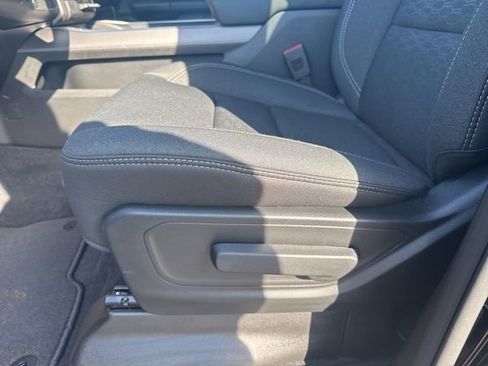 New 2026 RAM 1500 Express AWD/4WD image 17