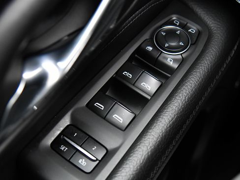 Used 2023 GMC Yukon XL Denali image 39