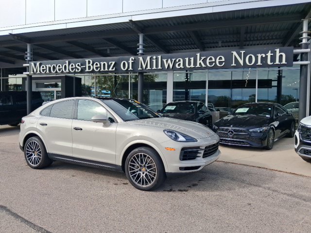 Used 2022 Porsche Cayenne Coupe AWD/4WD image 1