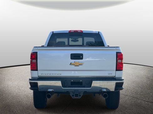 Used 2019 Chevrolet Silverado 2500 LTZ RWD image 3