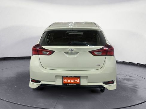 Used 2018 Toyota Corolla iM w/ All-Weather Mat Package FWD image 8