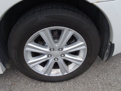 Used 2011 Subaru Legacy 2.5i Premium w/ All-Weather Pkg AWD/4WD image 10