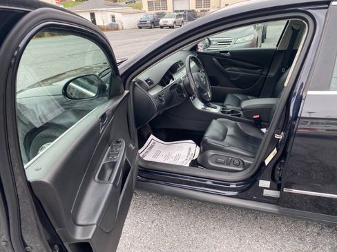 Used 2010 Volkswagen Passat Komfort image 10