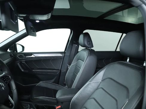 Certified 2022 Volkswagen Tiguan SEL R-Line image 15