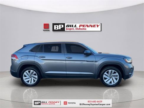Used 2020 Volkswagen Atlas Cross Sport SE w/ Towing Package image 6