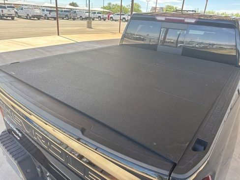 Used 2021 Chevrolet Silverado 1500 LTZ AWD/4WD image 11