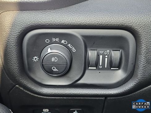 Used 2025 RAM 1500 Laramie image 24