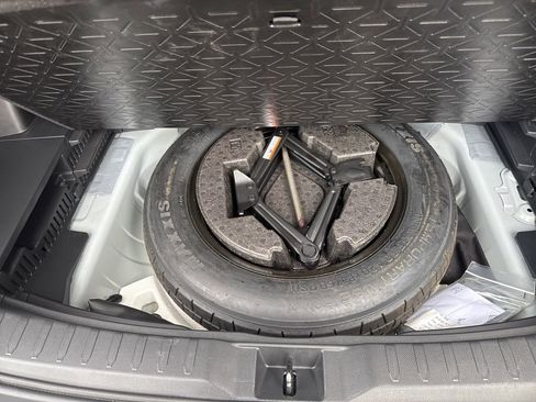 Used 2024 Toyota RAV4 XLE image 29