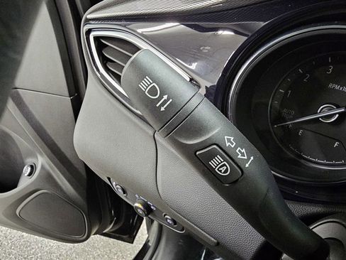 Used 2022 Buick Encore GX Select FWD image 34