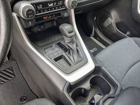 Used 2021 Toyota RAV4 XLE w/ Convenience Package FWD image 15