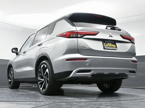 Used 2023 Mitsubishi Outlander SE image 51