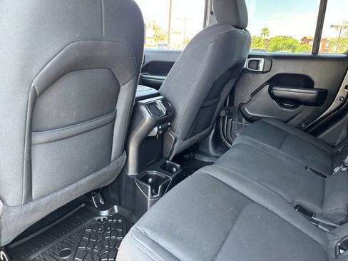 Used 2021 Jeep Gladiator Sport AWD/4WD image 17