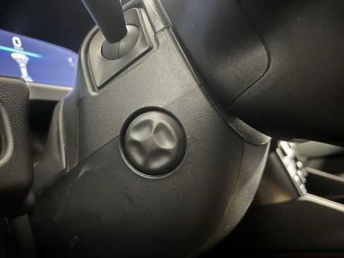 Used 2024 Chevrolet Suburban RST w/ Luxury Package image 13