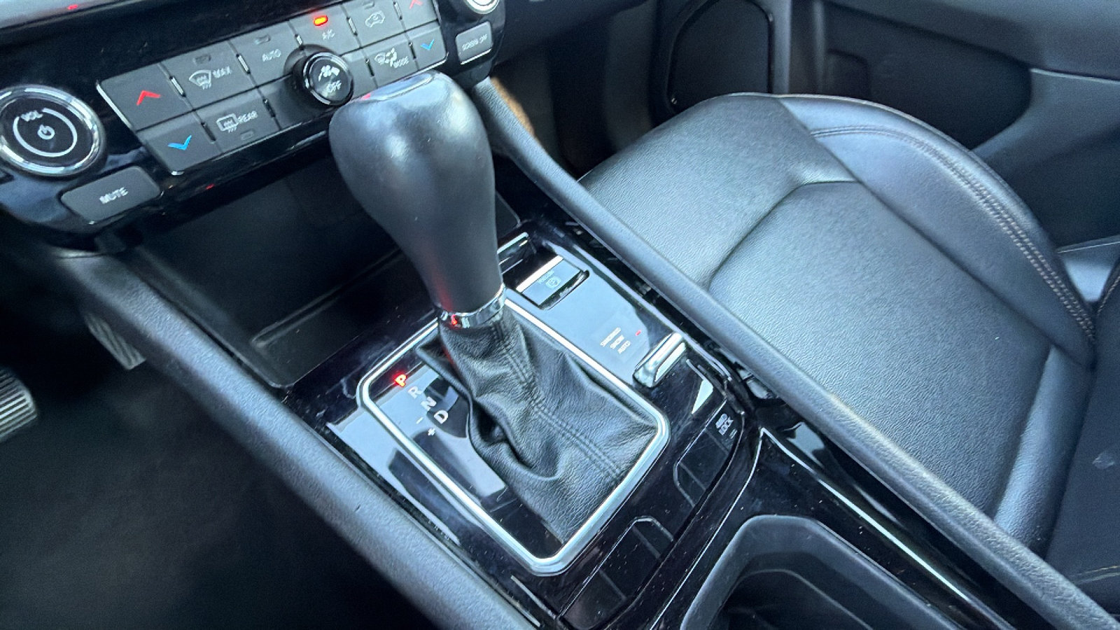 Used 2024 Jeep Compass Limited AWD/4WD image 30