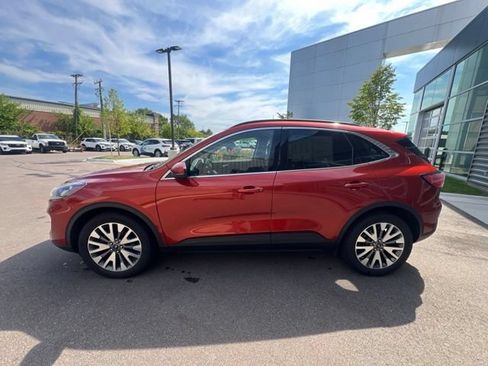 Used 2020 Ford Escape Titanium AWD/4WD image 9