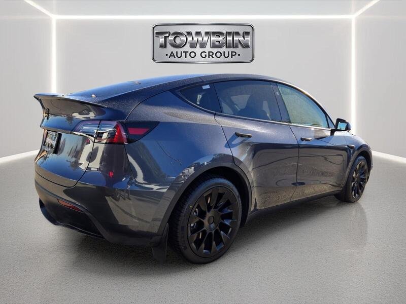Used 2023 Tesla Model Y Long Range AWD/4WD image 5