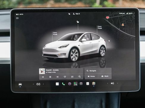 Used 2023 Tesla Model Y Long Range AWD/4WD image 13