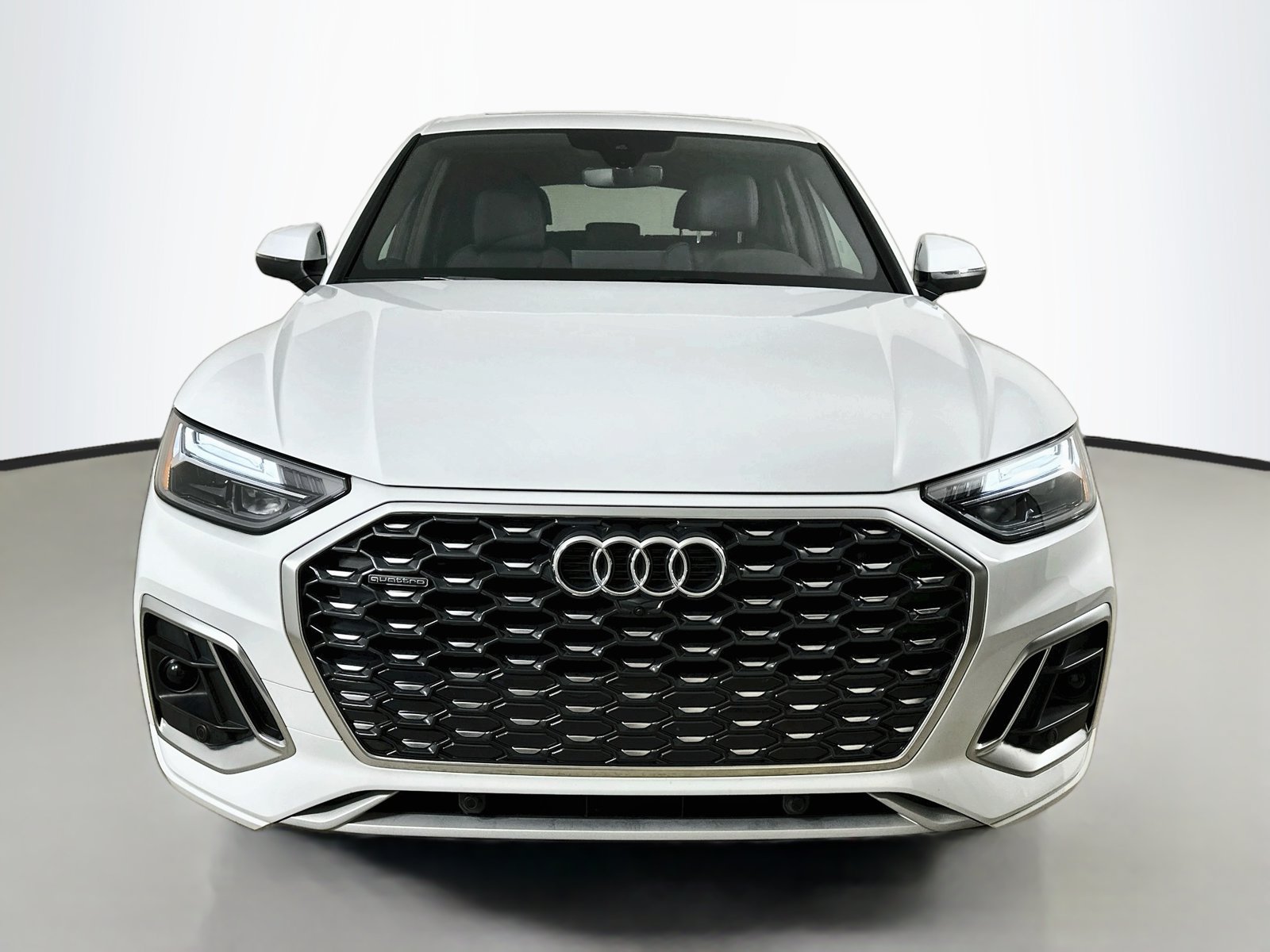 Used 2025 Audi Q5 2.0T Premium Plus w/ Premium Plus Package AWD/4WD image 2