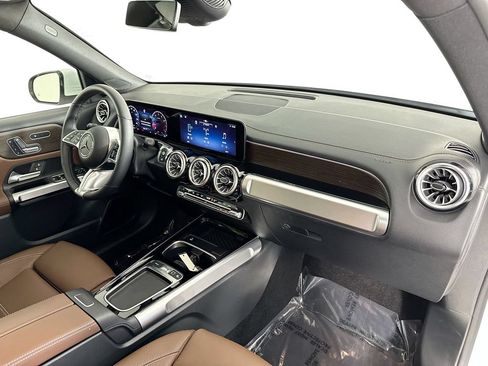 Used 2026 Mercedes-Benz GLB 250 4MATIC image 28