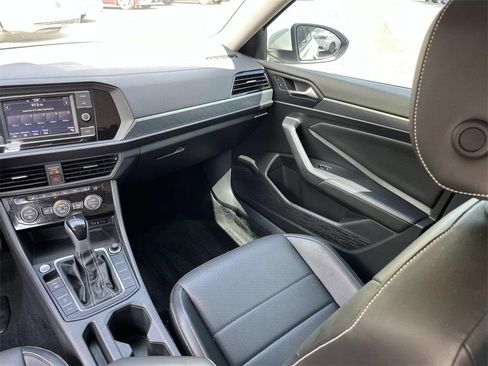 Used 2022 Volkswagen Jetta SE image 25