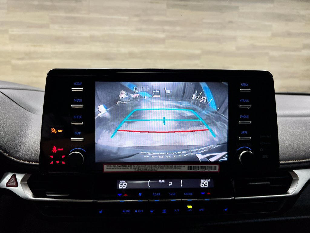 Used 2024 Toyota Sienna XLE Woodland Edition AWD/4WD image 15