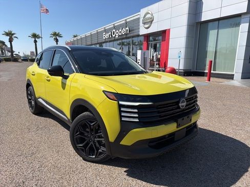 Certified 2025 Nissan Kicks SR image 1