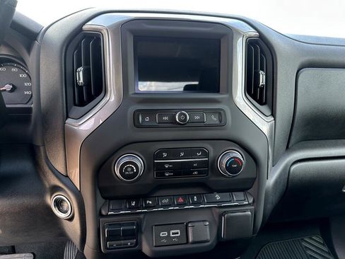 Used 2025 Chevrolet Silverado 2500 Custom w/ Custom Value Package image 11