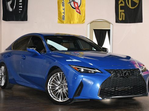 Used 2023 Lexus IS 300 w/ Premium Package RWD image 3