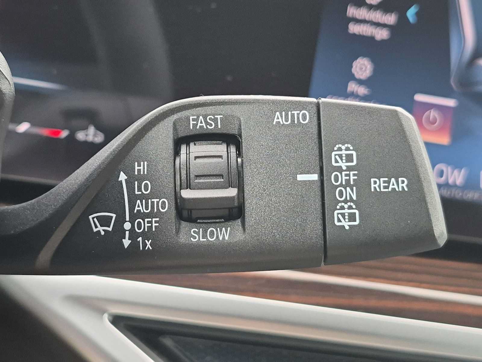 Used 2027 BMW X7 xDrive40i w/ M Sport Package AWD/4WD image 28