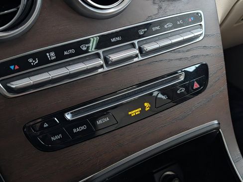 Used 2019 Mercedes-Benz GLC 300 GLC 300 image 26