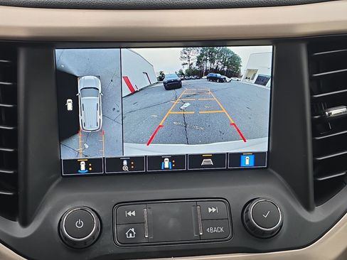 Used 2021 GMC Acadia Denali w/ Denali Technology Package image 31