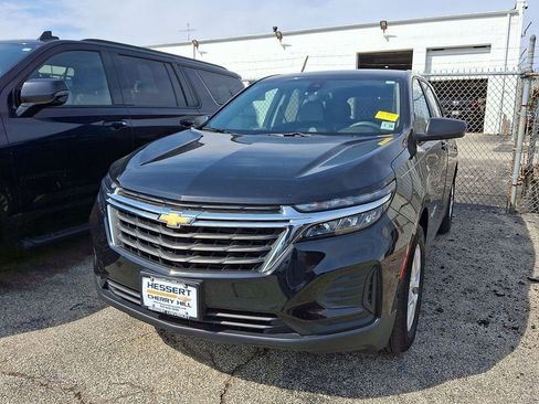 Certified 2023 Chevrolet Equinox LS w/ LS Convenience Package image 3