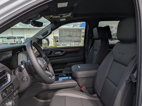 New 2026 GMC Yukon Denali w/ Advanced Technology Package AWD/4WD image 11