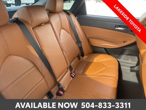 Used 2020 Toyota Avalon Limited FWD image 18