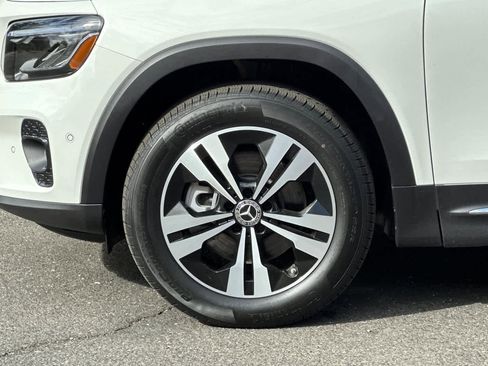 New 2025 Mercedes-Benz GLB 250 4MATIC image 24