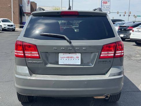 Used 2020 Dodge Journey SE w/ SE Popular Equipment Group FWD image 6