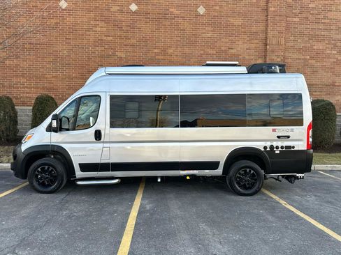 Used 2023 RAM ProMaster 3500 w/ Premium Convenience Group (B) FWD image 5